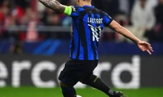 开云体育-那不勒斯主场战平都灵，赛季前景渐显