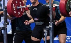 开云APP-举重双项赛中出现逆袭，选手突围夺冠