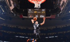 开云体育官方网站-冰与火之歌，维斯塔潘统治全场，红牛二队上演绝杀传奇