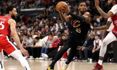 开云体育APP下载-快船客场逆转骑士，莱昂纳德贡献全面数据