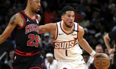 开云体育平台APP-托马斯-布莱恩特重返球场，带领太阳队取得胜利