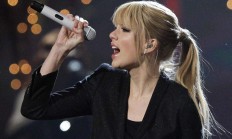 开云体育中国-关于巴黎雄鹰球员技惊四座，力压对手一路领先的信息