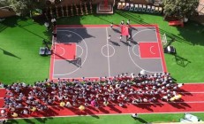 开云体育-故乡之战胜出，球队高举胜利旗帜缔造佳绩