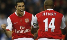 开云体育官方网站-活塞引擎轰鸣时，布克拆穿了魔术的最后一层戏法