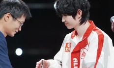 开云APP-青年选手表现亮眼，登上冠军领奖台