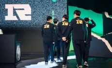 开云体育下载-RNG绝杀C9，Oner线上压制力十足激烈交锋全球总决赛，技惊四座