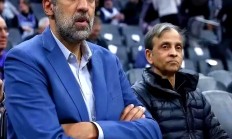 开云体育下载-国王后卫表现出色，带领球队前进