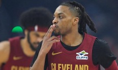 开云体育平台APP-爵士主控球員27助攻，抹平七夕籃球隊入場吶喊的简单介绍