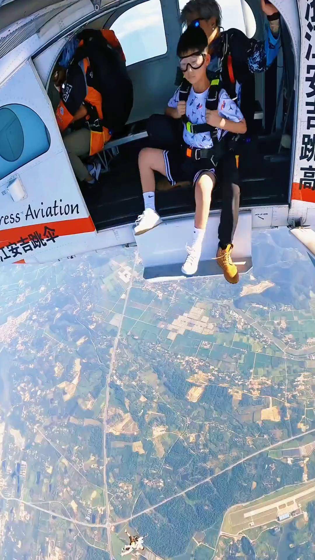 包含选手突破个人极限：赢得观众热烈掌声的词条