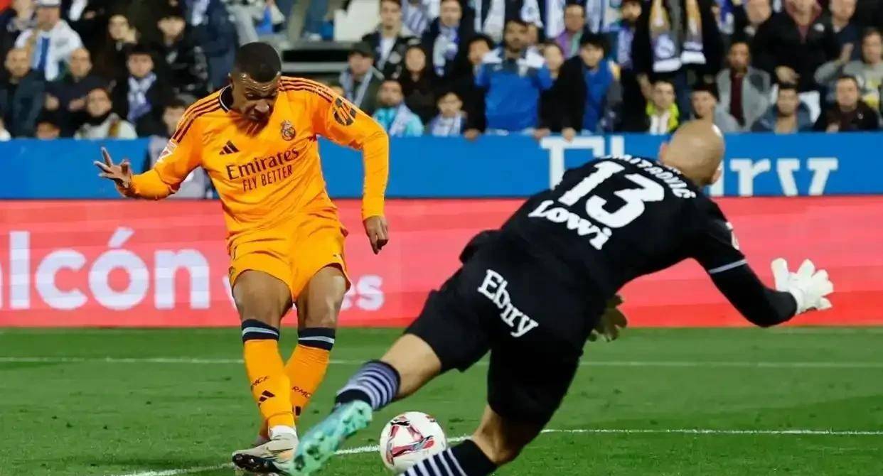 包含西班牙足球联赛精彩对决，莱加内斯逼平对手的词条