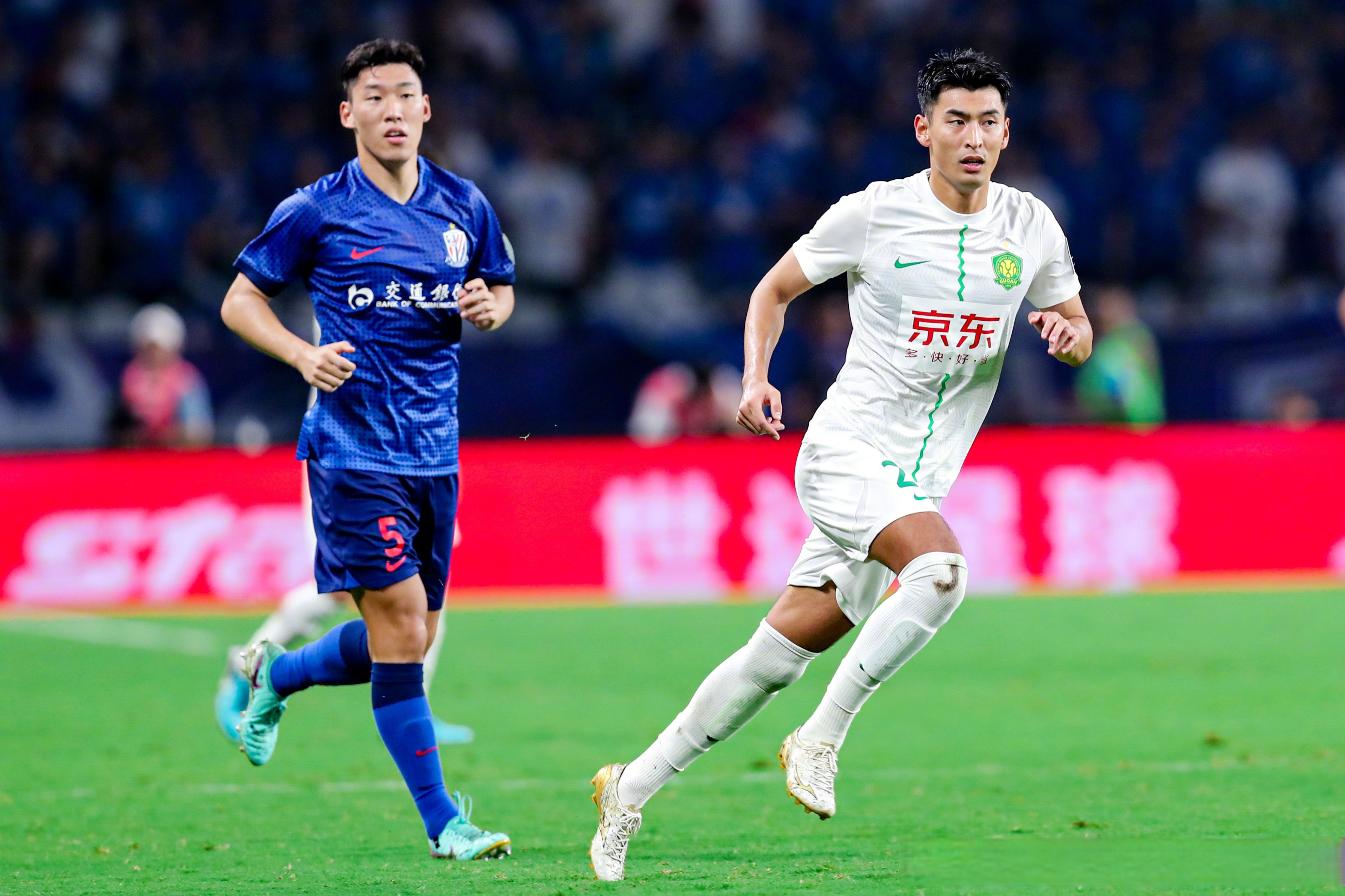 申花主场败于恒大,未能抵挡对手攻势 申花主场败于恒大,未能抵挡对手攻势