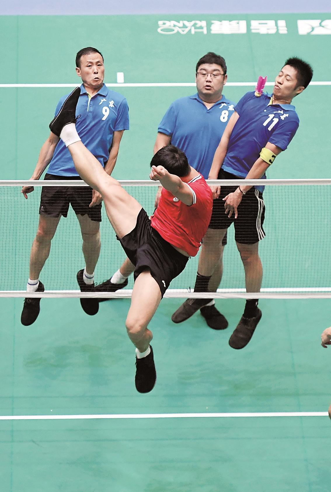 精彩回顾：球队上轮比赛精彩瞬间的简单介绍