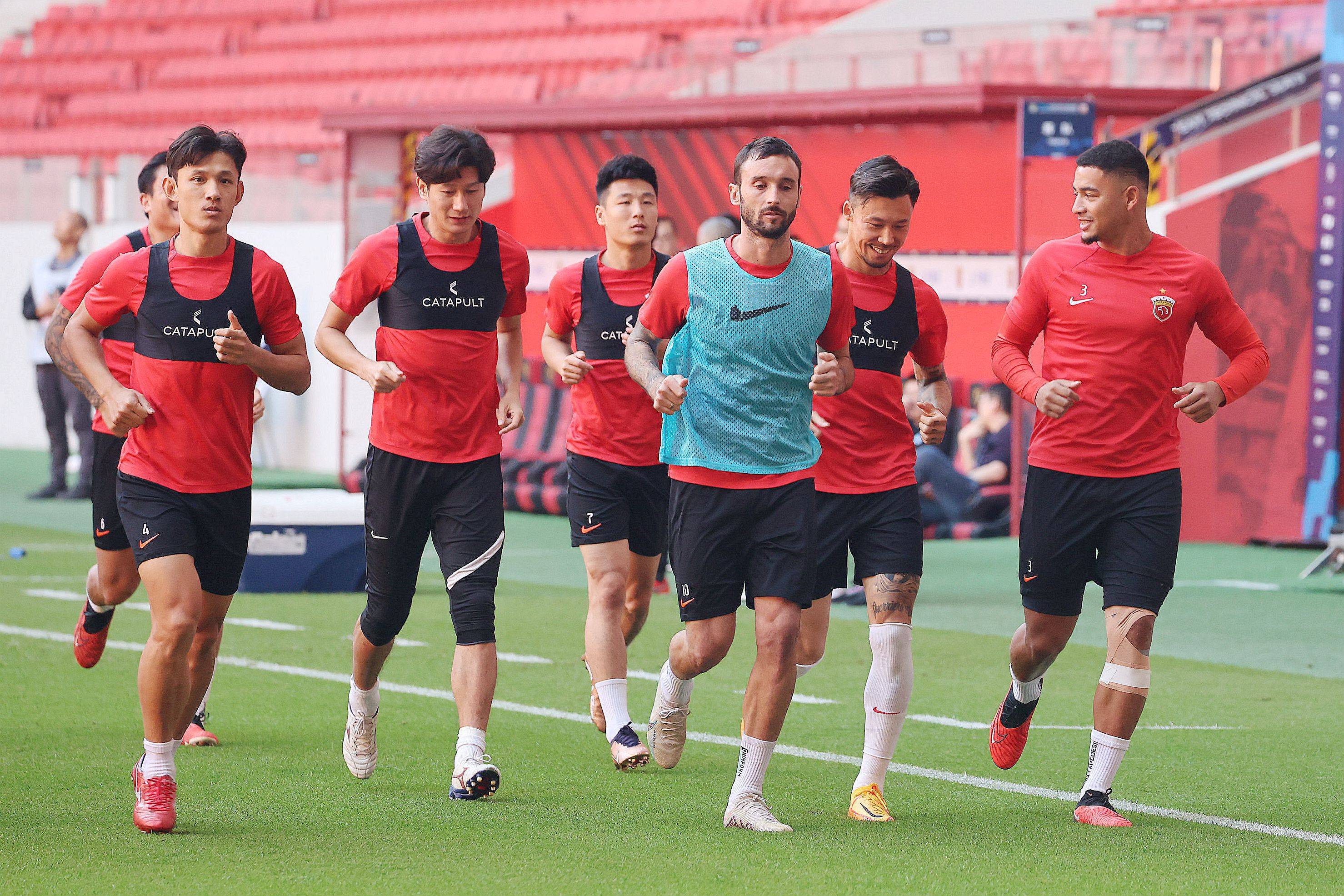 大洋洲联赛集结仪式盛况空前，球员斗志昂扬