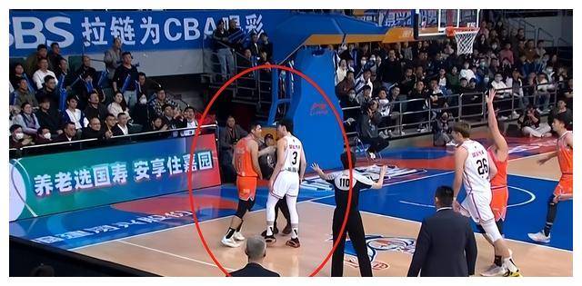 比赛现场爆发冲突暴力小组继续深挖的简单介绍