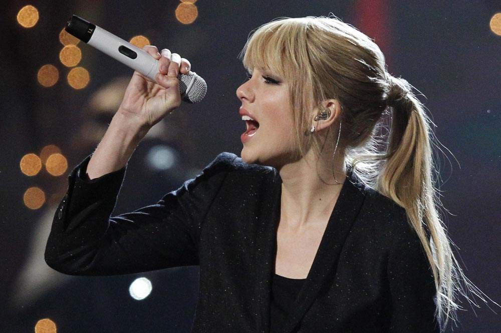 关于巴黎雄鹰球员技惊四座,力压对手一路领先的信息 关于巴黎雄鹰球员技惊四座,力压对手一路领先的信息