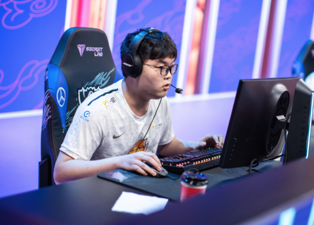 CLG横扫TL，Meiko线上压制力十足焦点之战淘汰赛，让粉丝疯狂欢呼