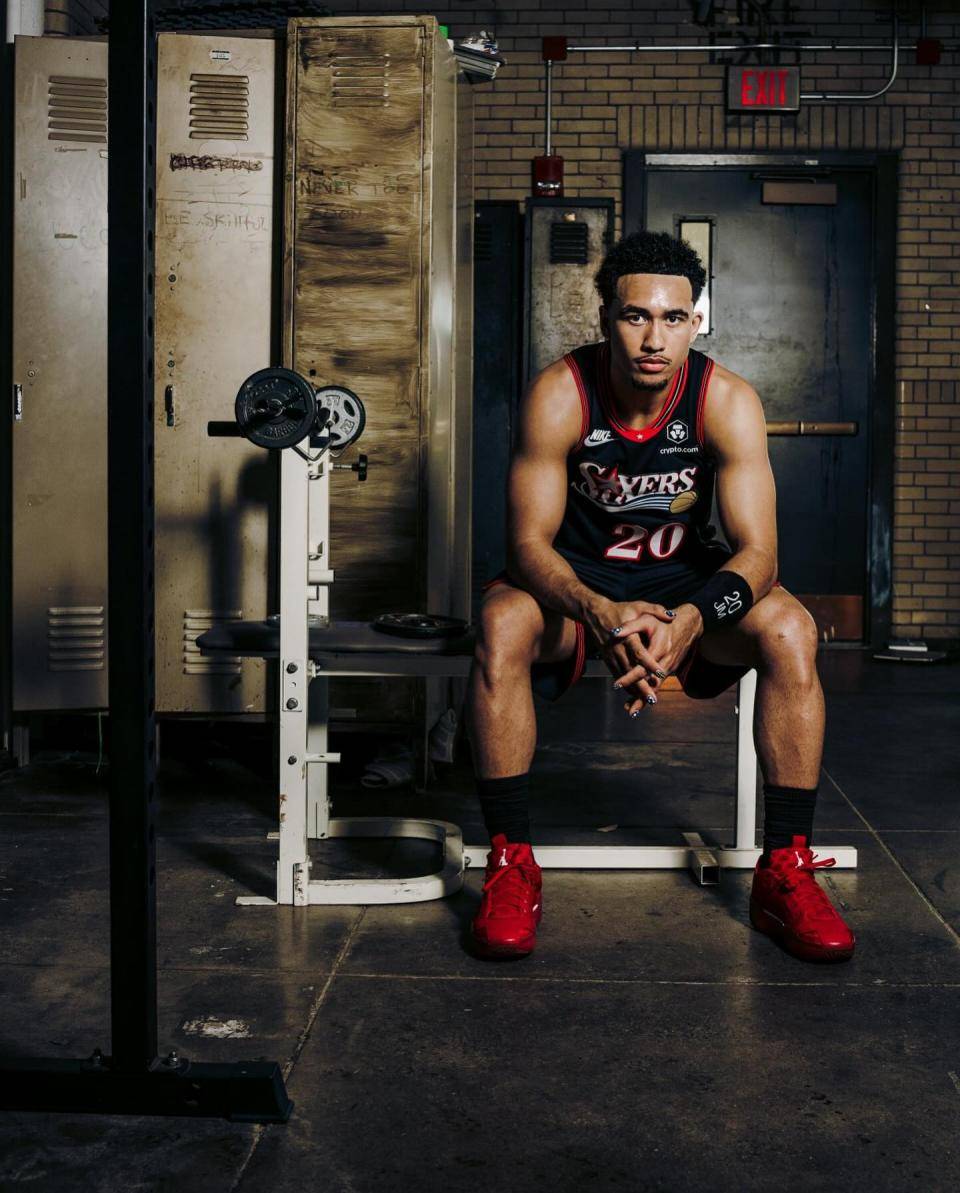 76人队关键球员受伤,球队整体实力下降 76人队关键球员受伤,球队整体实力下降