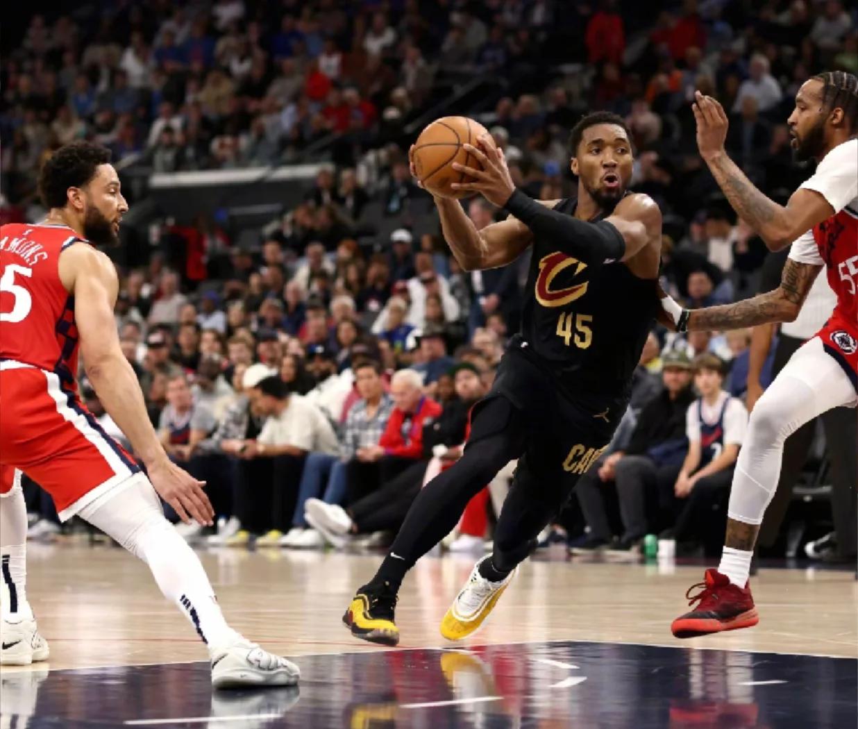 快船客场逆转骑士，莱昂纳德贡献全面数据