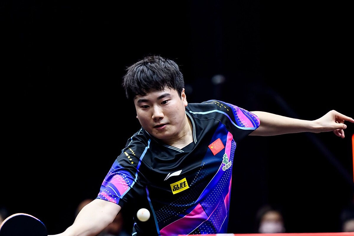 包含V5血洗KT,Doinb极限生还后反打宿敌对决入围赛,锁定晋级资格的词条 包含V5血洗KT,Doinb极限生还后反打宿敌对决入围赛,锁定晋级资格的词条