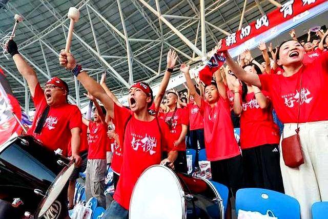 包含V5血洗KT,Doinb极限生还后反打宿敌对决入围赛,锁定晋级资格的词条 包含V5血洗KT,Doinb极限生还后反打宿敌对决入围赛,锁定晋级资格的词条