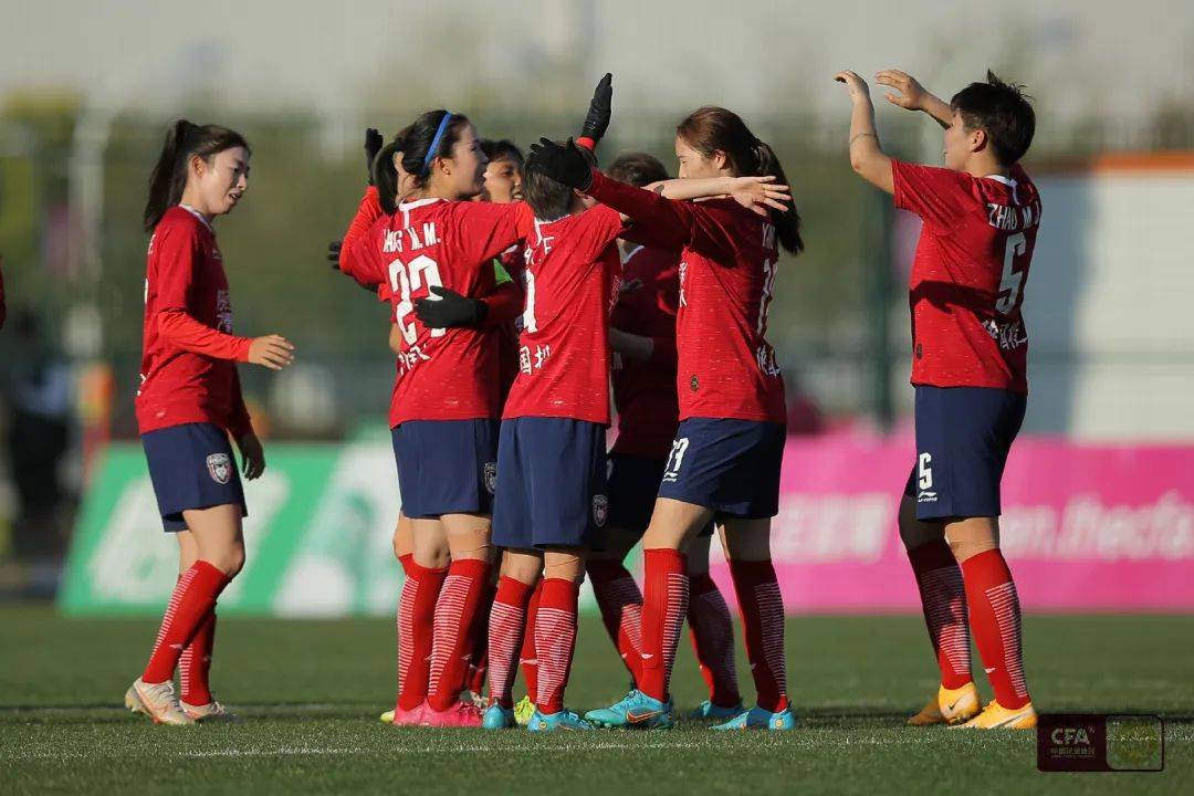 泰国女足崭露头角，引领足球风潮