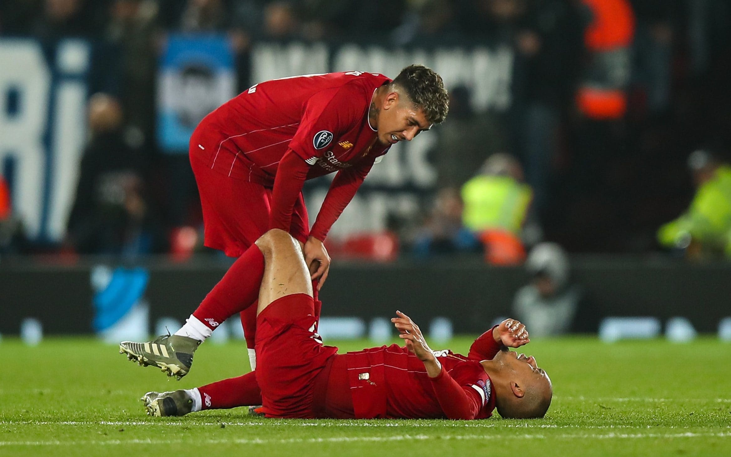 比利时轻取曼联，法比尼奥统治全场的简单介绍