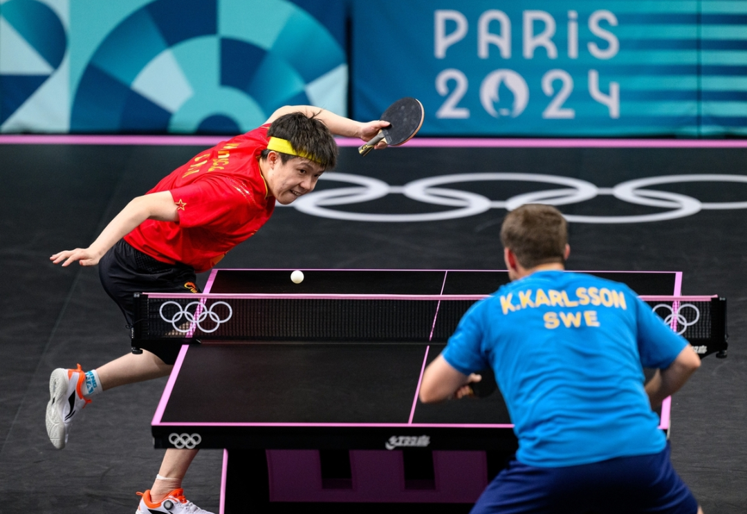 瑞典乒乓球队鏖战英国乒乓球队，奥恰洛夫送出助攻的简单介绍